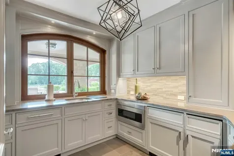 123 E Saddle River Road Saddle River NJ 07458