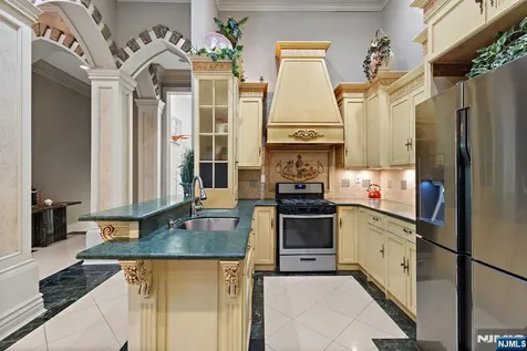117 Truman Drive Cresskill NJ 07626