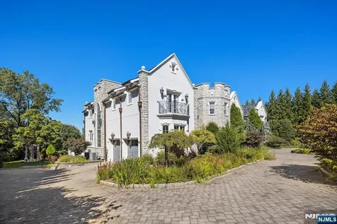117 Truman Drive Cresskill NJ 07626