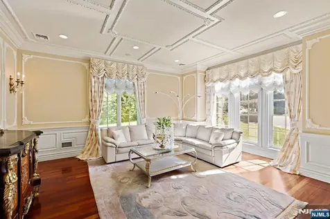 117 Truman Drive Cresskill NJ 07626