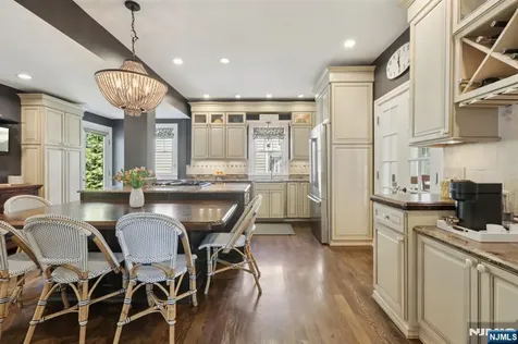 113 Sheridan Avenue Ho-ho-kus NJ 07423