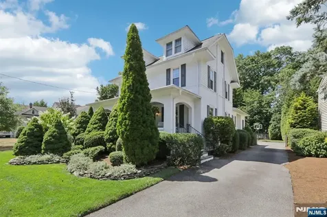 113 Sheridan Avenue Ho-ho-kus NJ 07423