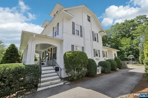 113 Sheridan Avenue Ho-ho-kus NJ 07423