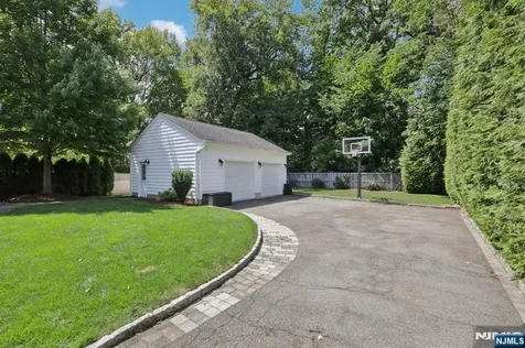 113 Sheridan Avenue Ho-ho-kus NJ 07423