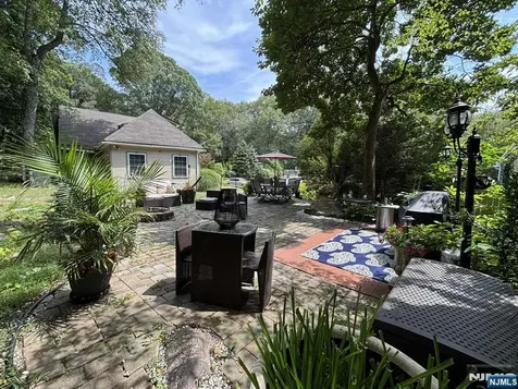 5 Old Gormely Lane Kinnelon Borough NJ 07405