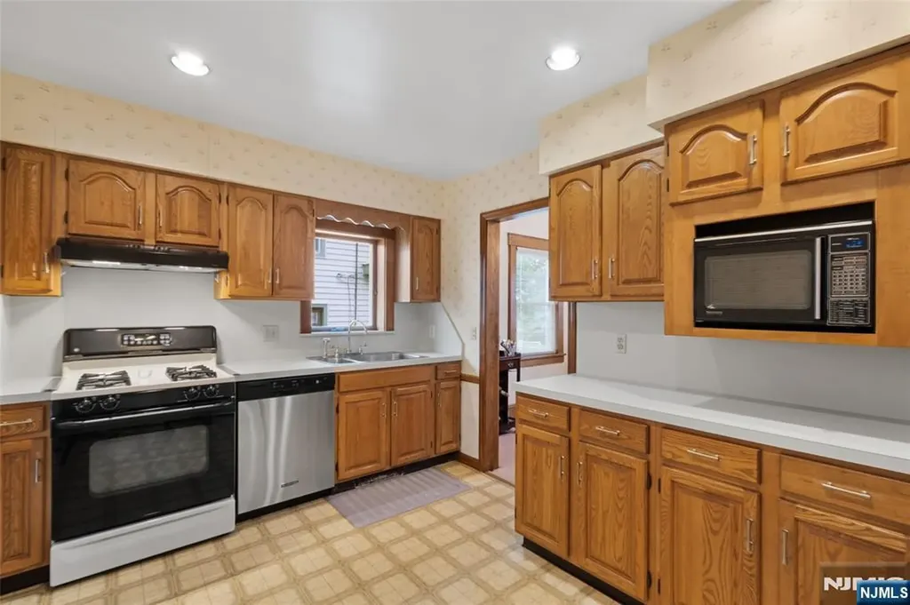 205 Chestnut Avenue Bogota NJ 07603