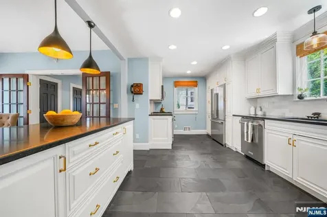 39 Payne Avenue Midland Park NJ 07432