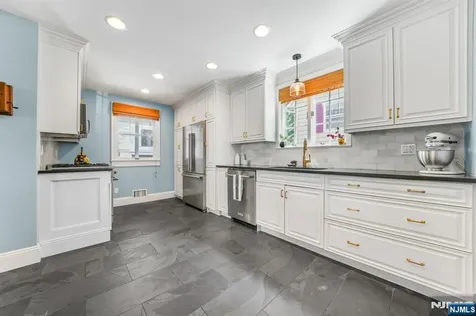 39 Payne Avenue Midland Park NJ 07432