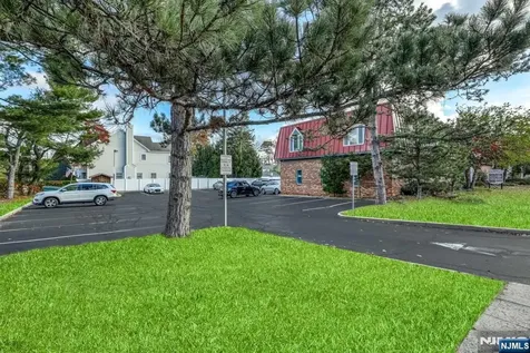385 Clinton Avenue Wyckoff NJ 07481