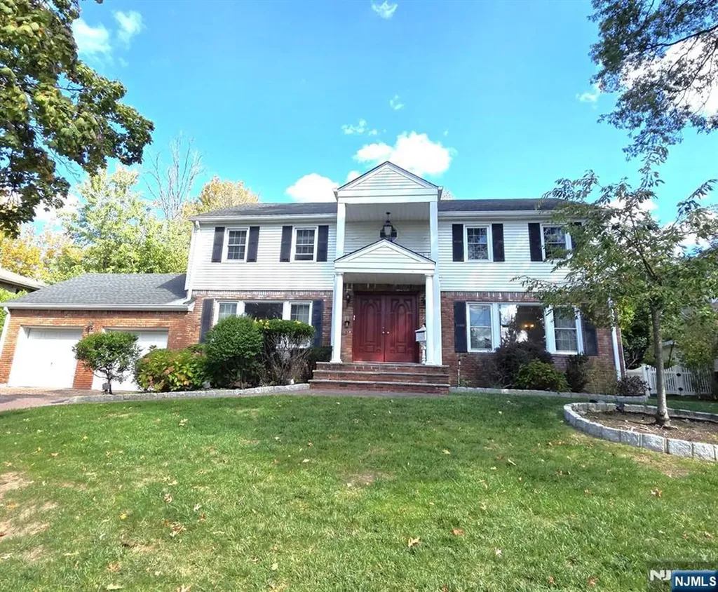 51 N Virginia Court Englewood Cliffs NJ 07632