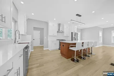 63 Grove Street Rutherford NJ 07070