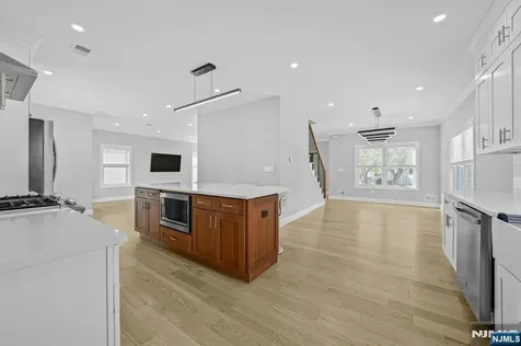 63 Grove Street Rutherford NJ 07070