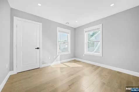 63 Grove Street Rutherford NJ 07070