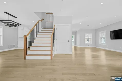 63 Grove Street Rutherford NJ 07070