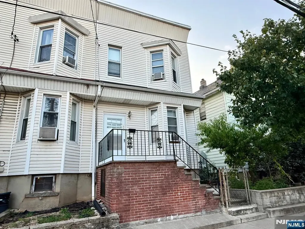 405 7th Street Harrison NJ 07029