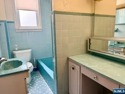 405 7th Street Harrison NJ 07029