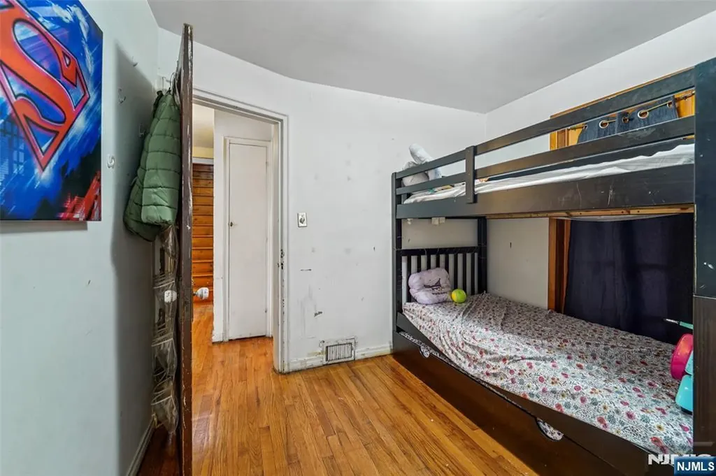 25 Clinton Park Drive Bergenfield NJ 07621