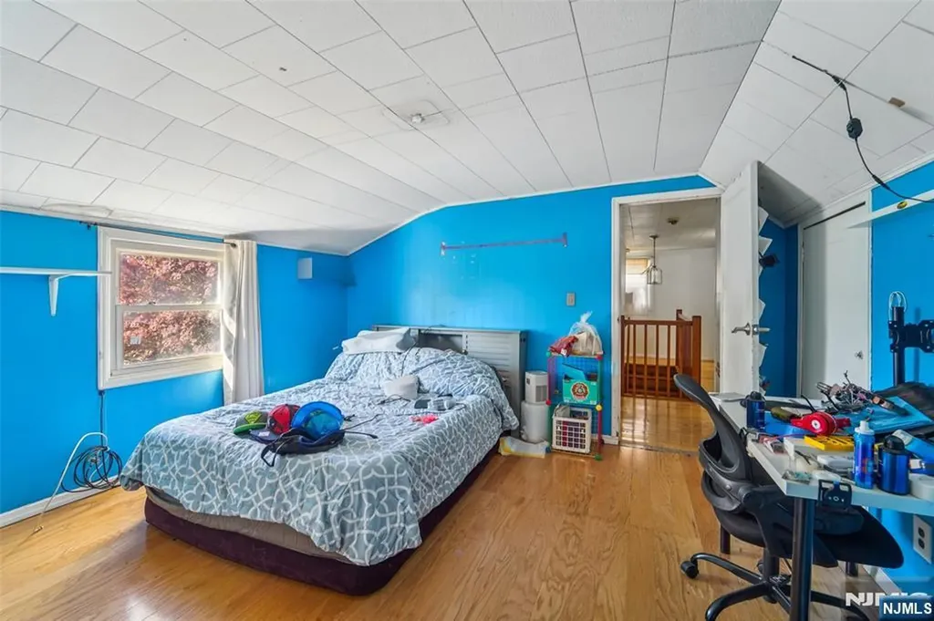 25 Clinton Park Drive Bergenfield NJ 07621