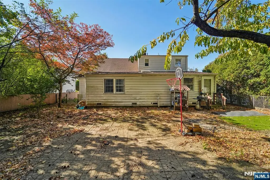 25 Clinton Park Drive Bergenfield NJ 07621