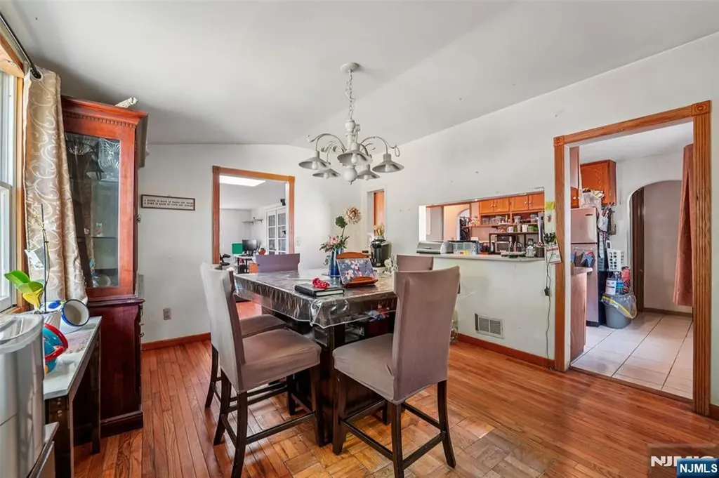 25 Clinton Park Drive Bergenfield NJ 07621