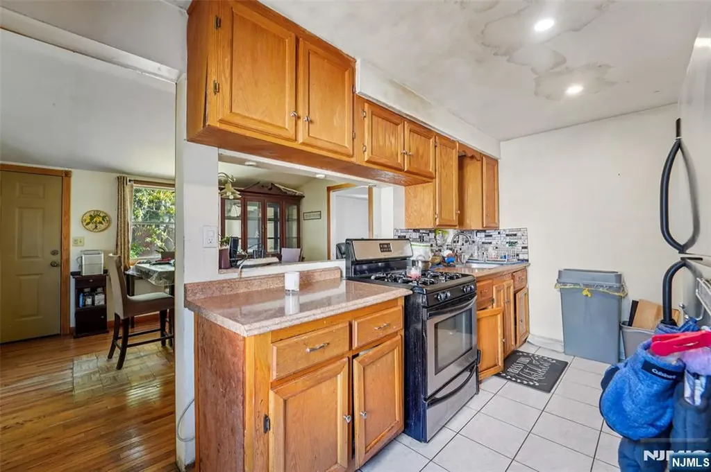 25 Clinton Park Drive Bergenfield NJ 07621