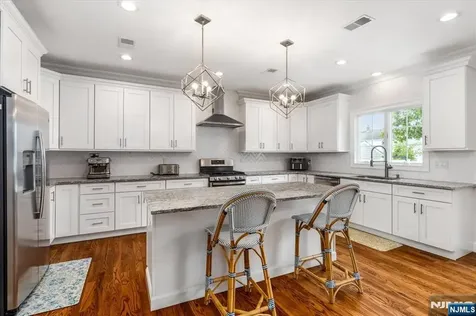 180 Terrace Avenue Lodi NJ 07644