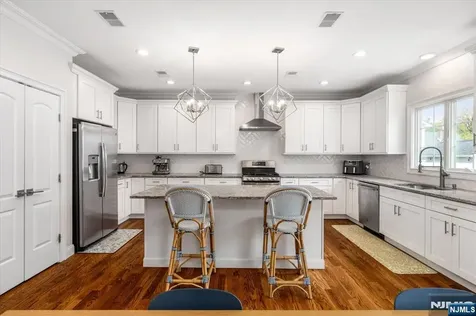 180 Terrace Avenue Lodi NJ 07644