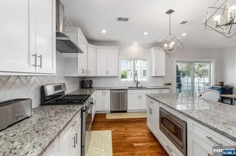 180 Terrace Avenue Lodi NJ 07644