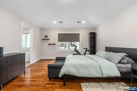 180 Terrace Avenue Lodi NJ 07644
