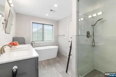 180 Terrace Avenue Lodi NJ 07644