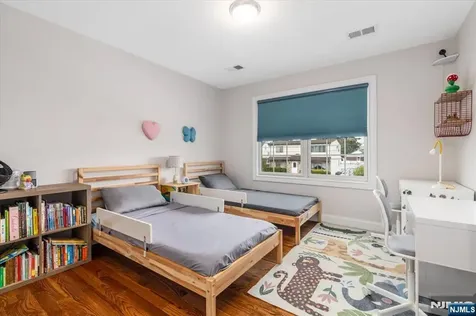 180 Terrace Avenue Lodi NJ 07644