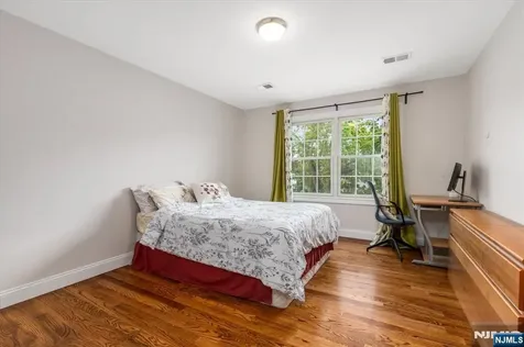 180 Terrace Avenue Lodi NJ 07644