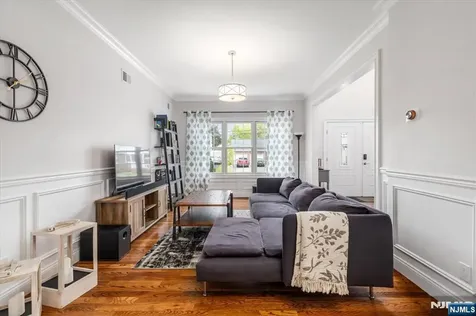 180 Terrace Avenue Lodi NJ 07644