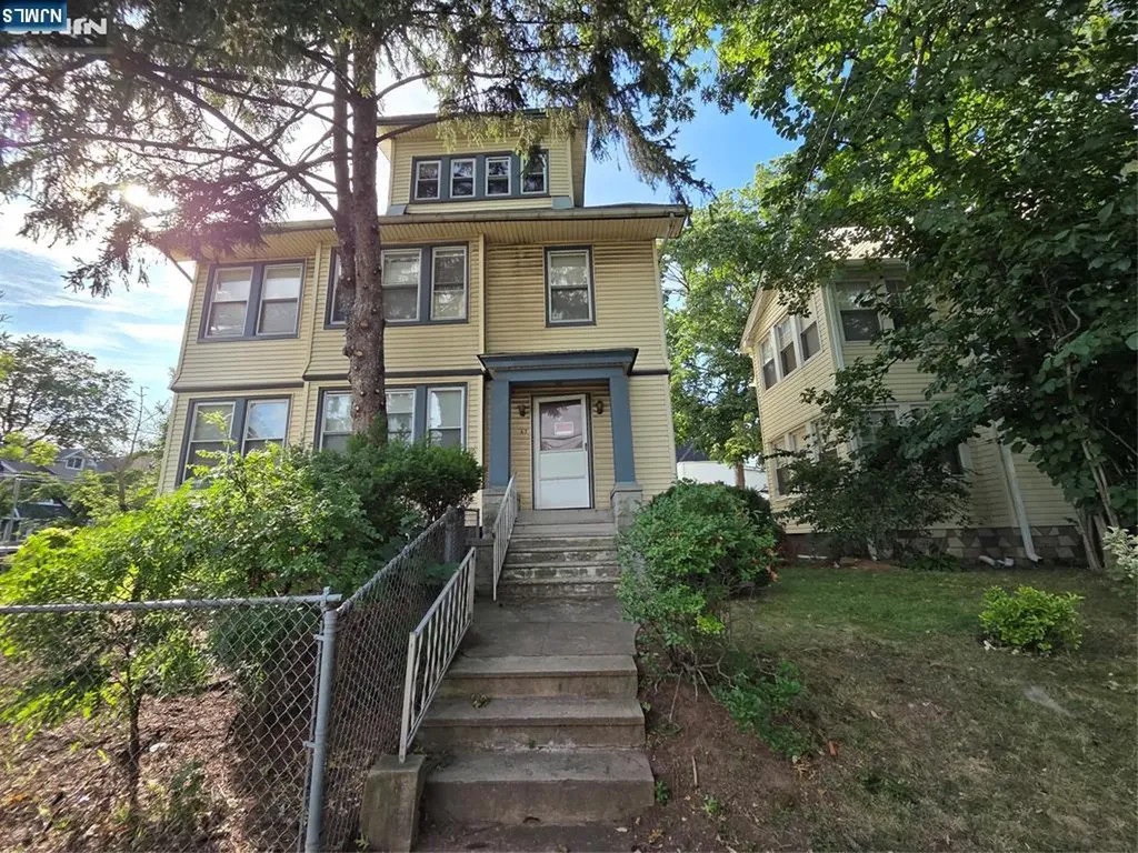 69 Parkview Terrace Newark NJ 07112