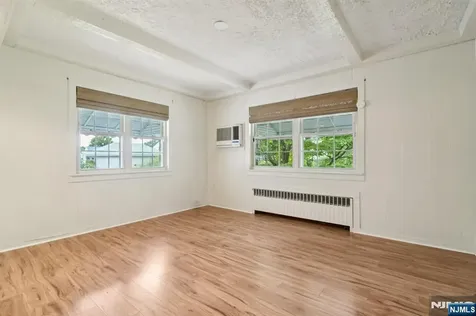 217 Mountain Way Lyndhurst NJ 07071