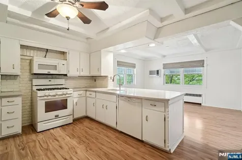 217 Mountain Way Lyndhurst NJ 07071