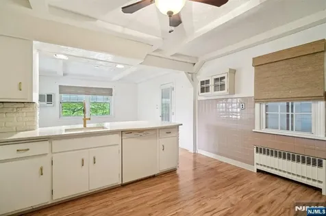 217 Mountain Way Lyndhurst NJ 07071