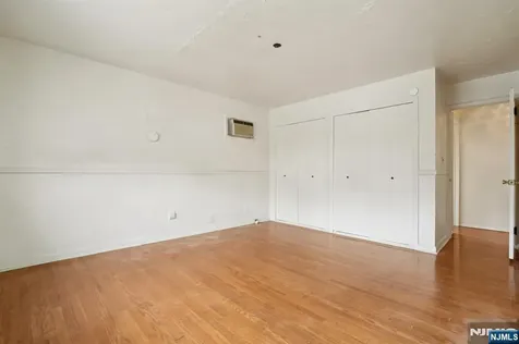 217 Mountain Way Lyndhurst NJ 07071