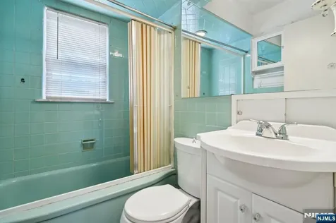 217 Mountain Way Lyndhurst NJ 07071