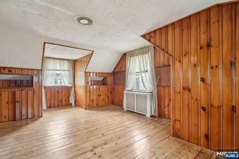 217 Mountain Way Lyndhurst NJ 07071