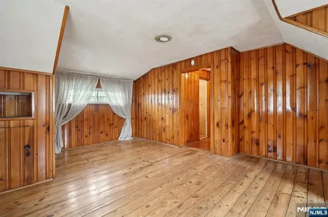 217 Mountain Way Lyndhurst NJ 07071