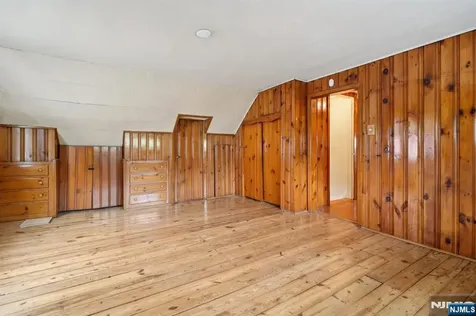 217 Mountain Way Lyndhurst NJ 07071
