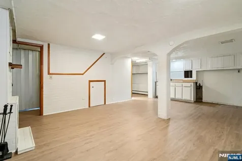 217 Mountain Way Lyndhurst NJ 07071