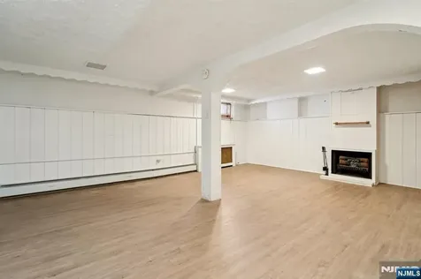 217 Mountain Way Lyndhurst NJ 07071
