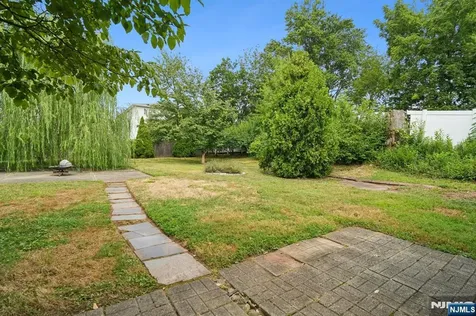 217 Mountain Way Lyndhurst NJ 07071