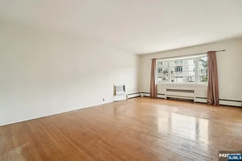 217 Mountain Way Lyndhurst NJ 07071