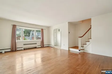 217 Mountain Way Lyndhurst NJ 07071