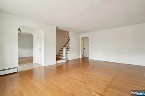 217 Mountain Way Lyndhurst NJ 07071