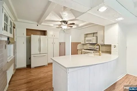 217 Mountain Way Lyndhurst NJ 07071