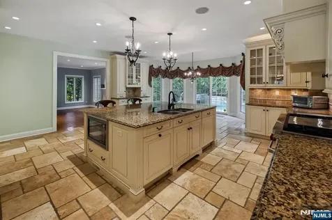 8 Church Court Closter NJ 07624